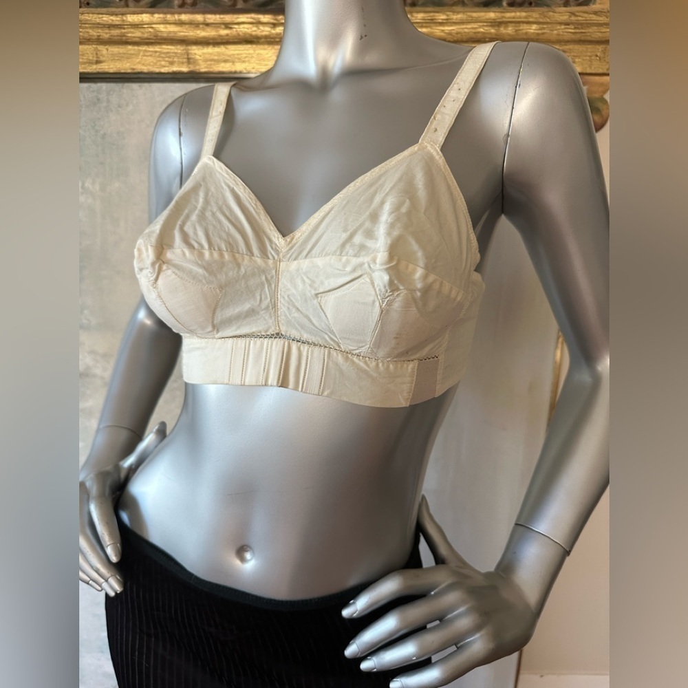 Iconic Bullet Bra GOTHIC & CORTEX Vintage 50’s Pointy “Bullet” Bra - Picture 4 of 16